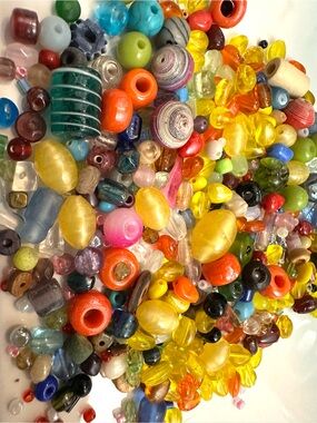 2 Ounces Assorted Mixed Vintage Glass Beads - Multicolor